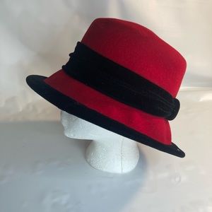 Baxter And Wells Womens Red Wool  Bucket Hat Velvet Ribbon